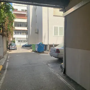 Nazari 1 , Tirana Albania