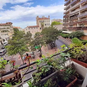 https://charmant-t3-cur-de-saint-victor.fr-provencehotel.com